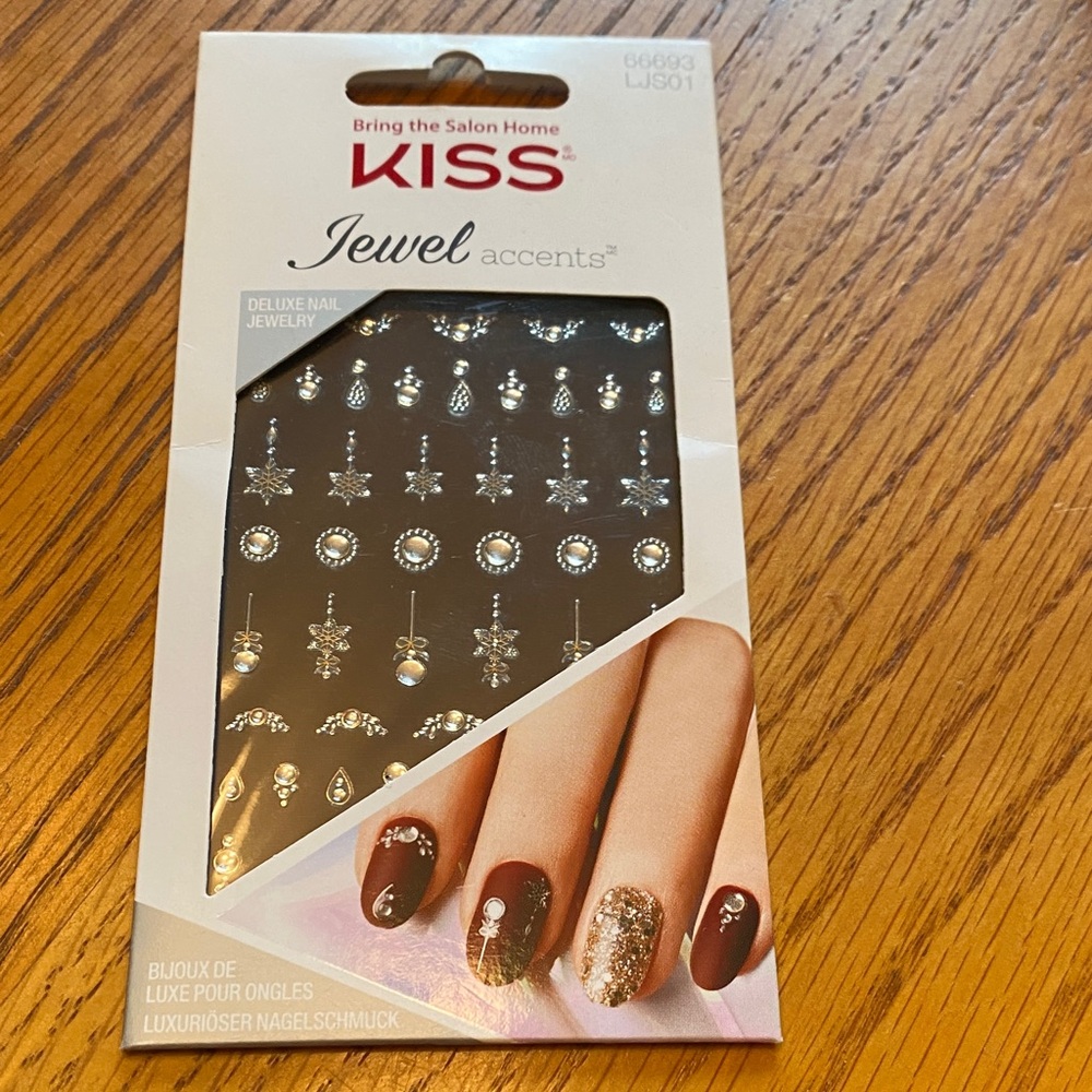 KISS Jewel Accents Silver Nail Gems